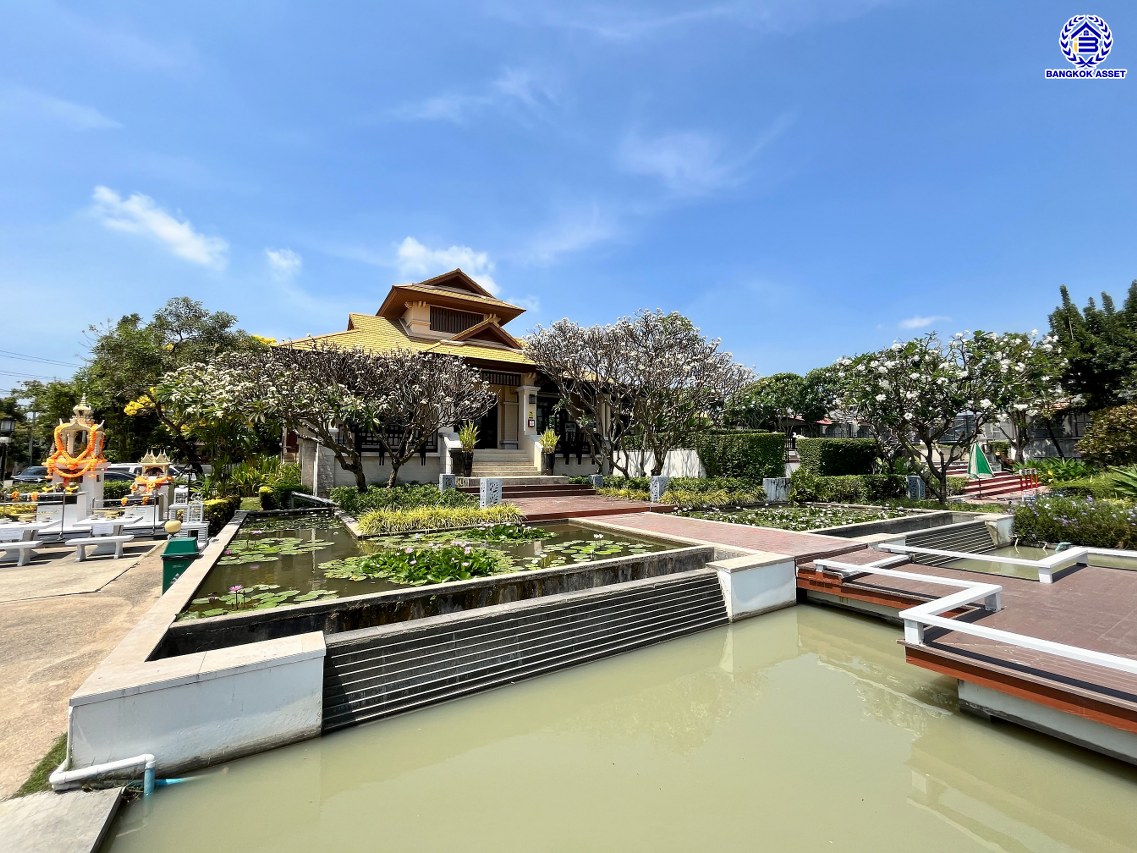 บ้านมือสองตกแต่งใหม่ โครงการ ชัยพฤกษ์ เพชรเกษม81 แบรนด์ Land&House พร้อมรองรับทุกความสุข บนเนื้อที่ 50 ตร.ว. พื้นที่ใช้สอย 194.17 ตร.ม. ฟังก์ชัน 3 ห้องนอน 3 ห้องน้ำ จอดรถได้ 2 คัน ทำเลเดินทางสะดวก เชื่อมต่อถนนเพชรเกษม ถนนมาเจริญ ใกล้เดอะมอลล์ บางแค และรถไฟฟ้าสายสีน้ำเงิน "สถานีหลักสอง"